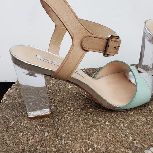 Diane Von Furtenberg Lucite Transparent Chunky Heel Ankle Strap Sandals 8M - Picture 6 of 14